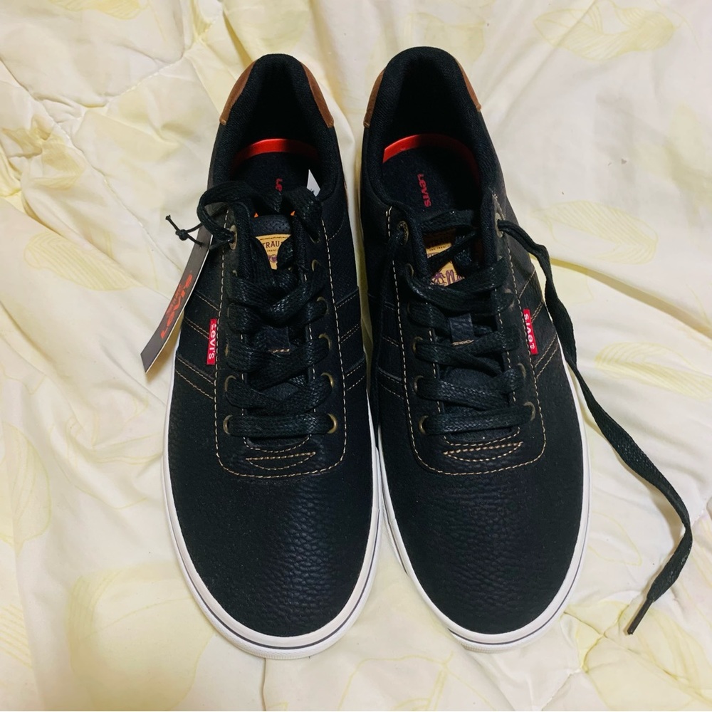 Levi’s Men’s Shoes Size: 9.5 New With Tag